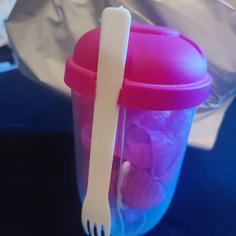 NWOT Pink Travel Set/Salad Dressing Cup /W Lotion, Body Wash, Loofah & Fork